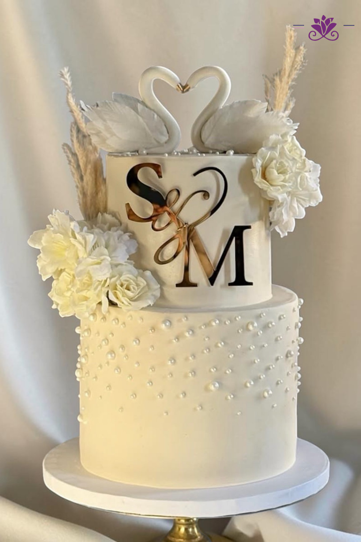 Beautiful Swan Couple Topper White Wedding Cake
