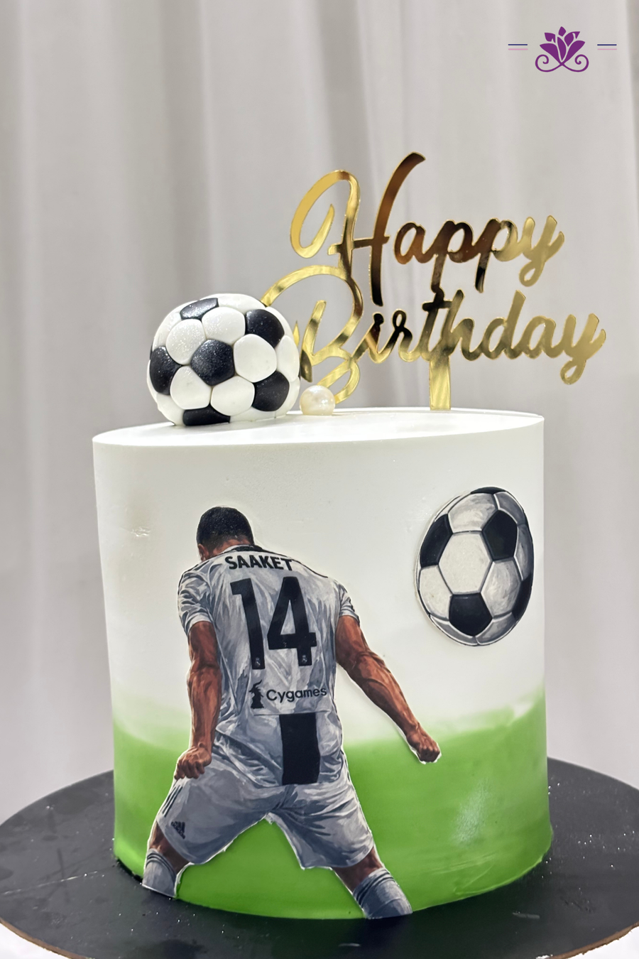 Football superstar birthday cake