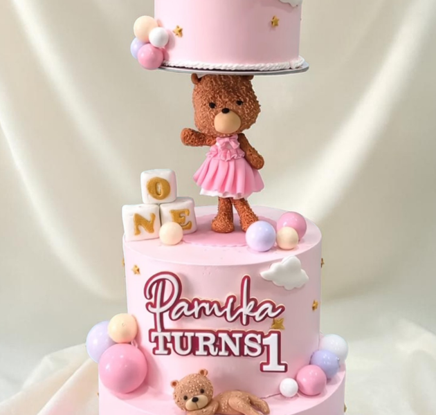 Teddy Bear Theme 1st Birthday Anti-Gravity Cake with Balloons & Cute Bear Toppers (Eggless Designer Cake)