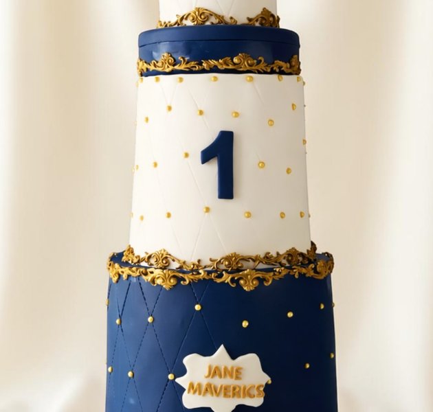 Teddy Bear Theme 1st Birthday Anti-Gravity Cake with Balloons & Cute Bear Toppers (Eggless Designer Cake)