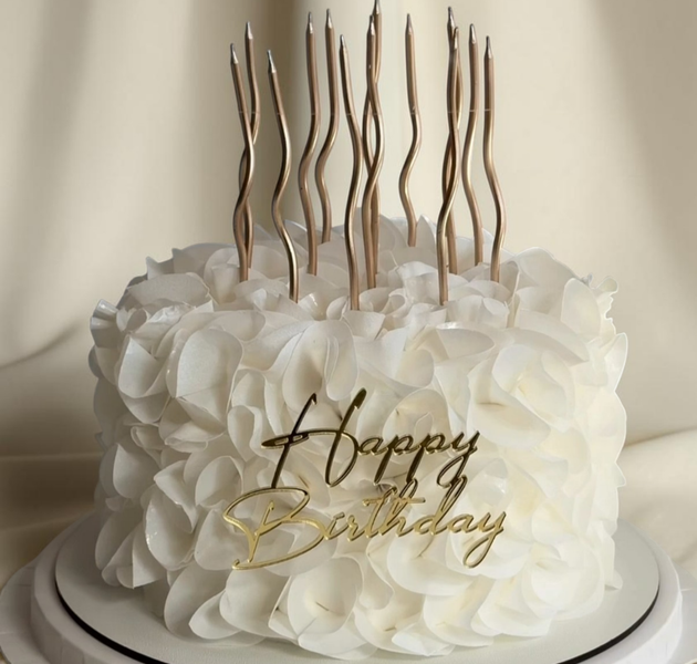 Luxury Aesthetic Floral Petal Designer Cake