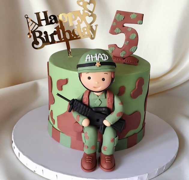 Army themed birthday cake