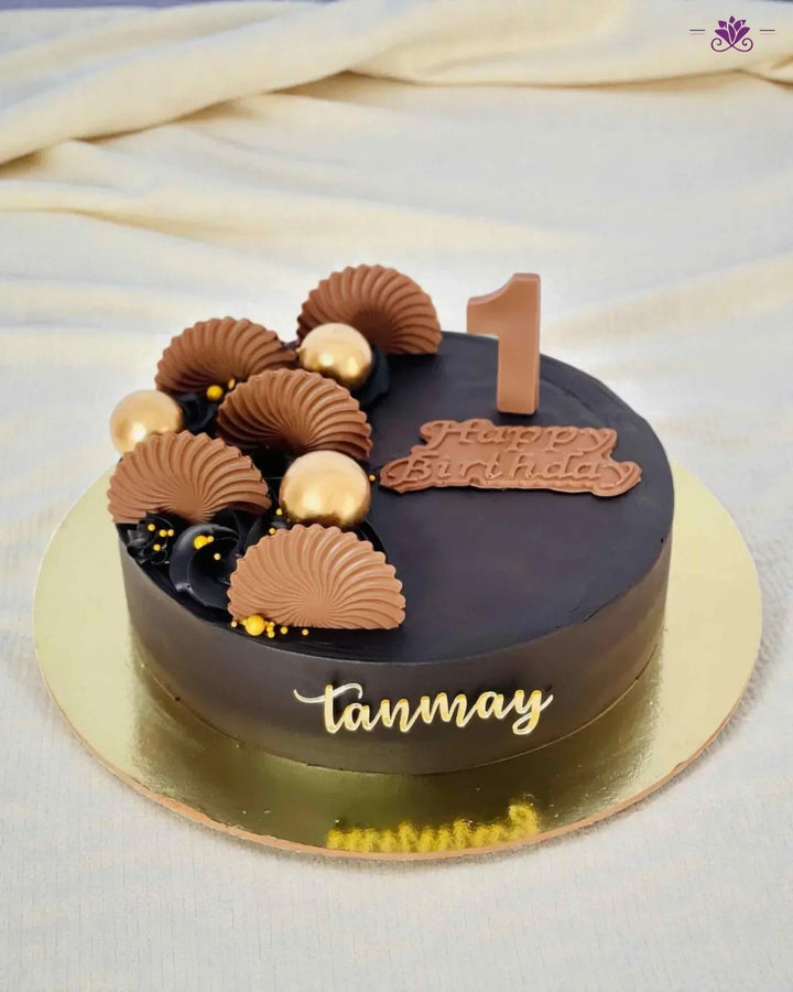 Golden Shell Truffle Cake