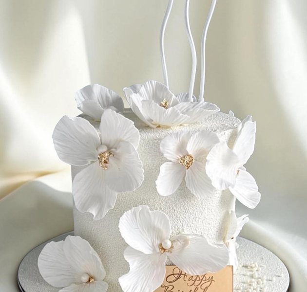 Luxury White Aesthetic Floral Celebration Cake