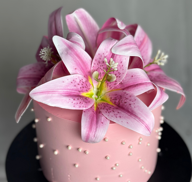 Blushing Stargazer Lily & Sugar Pearl Celebration Cake