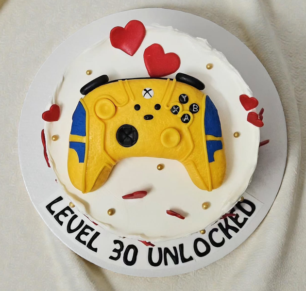 Gaming Controller Birthday Cake – Level 30 Unlocked